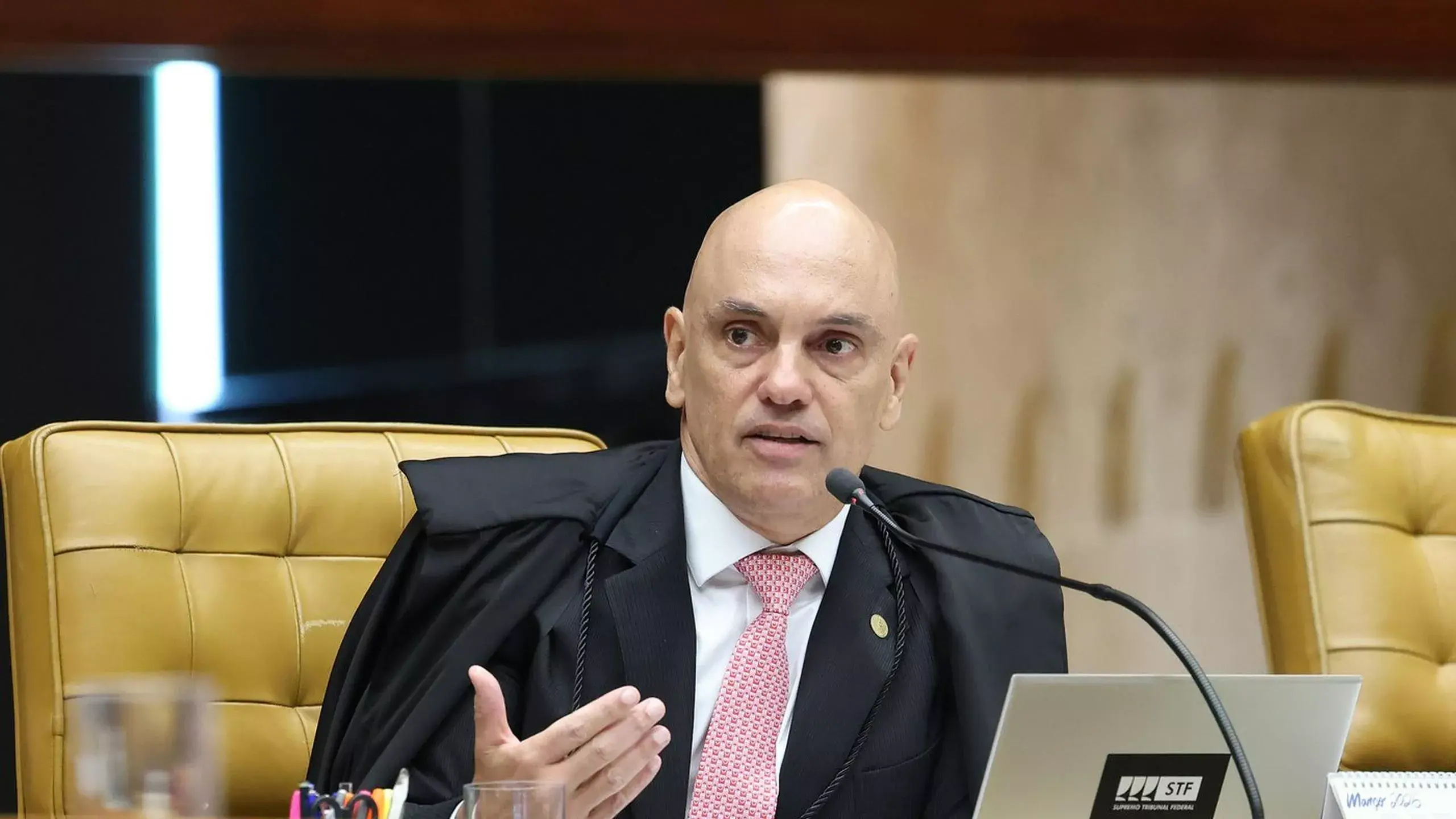 Receita Federal investiga possível quebra de sigilo fiscal de ministros do STF e familiares por ordem de Alexandre de Moraes
