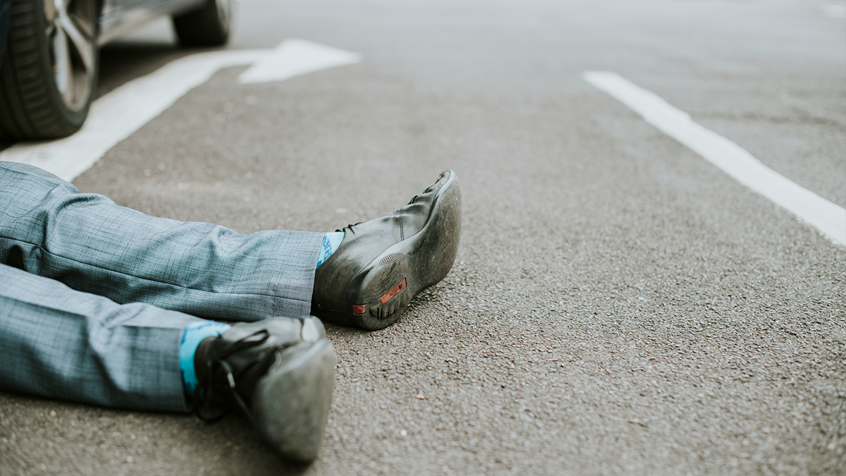 Idoso de 71 anos é atropelado e fica preso sob o próprio carro em Apucarana