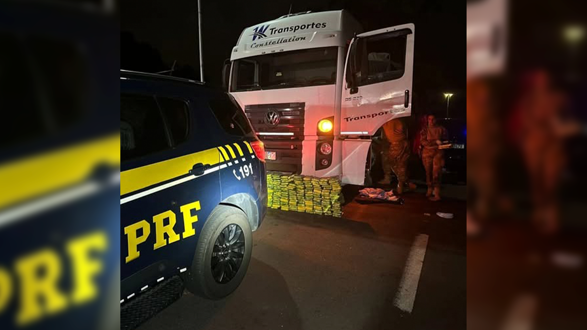 PRF apreende quase 300 kg de cocaína em fundo falso de caminhão na BR-277, em Campo Largo