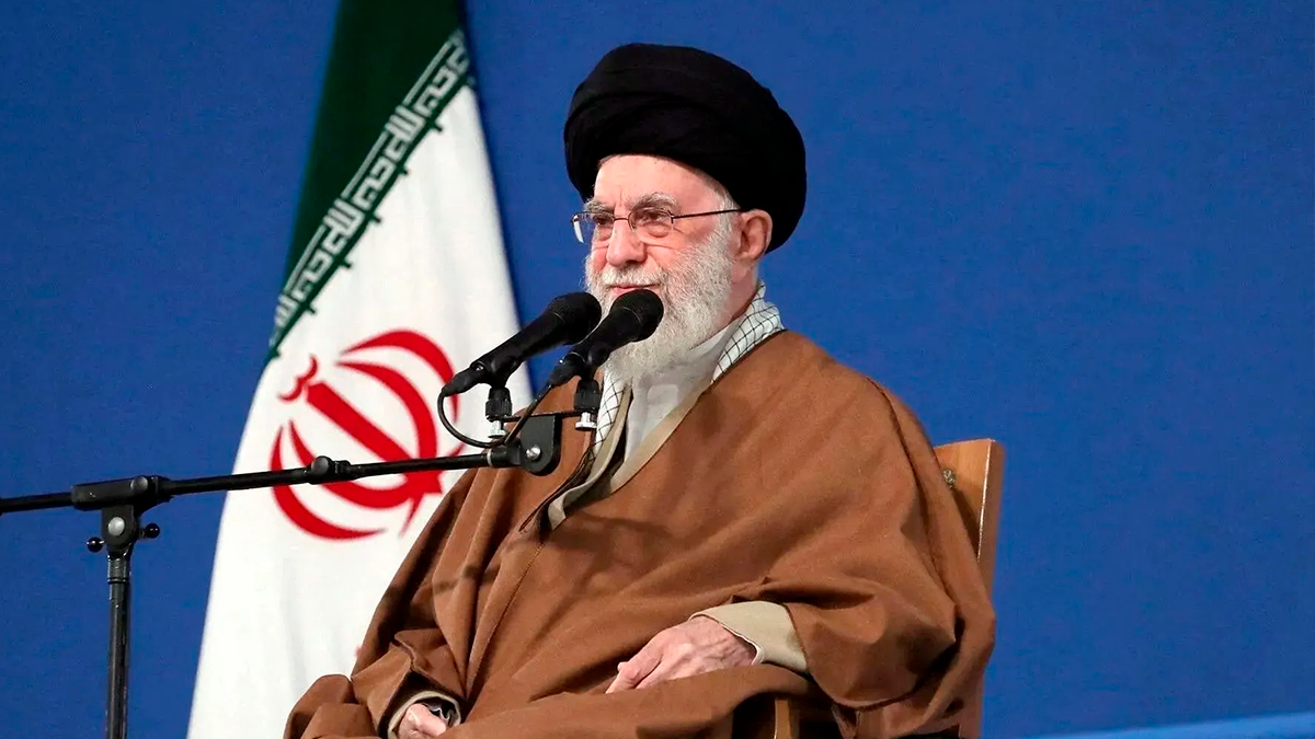 Donald Trump anuncia morte de Ali Khamenei em operação conjunta com Israel