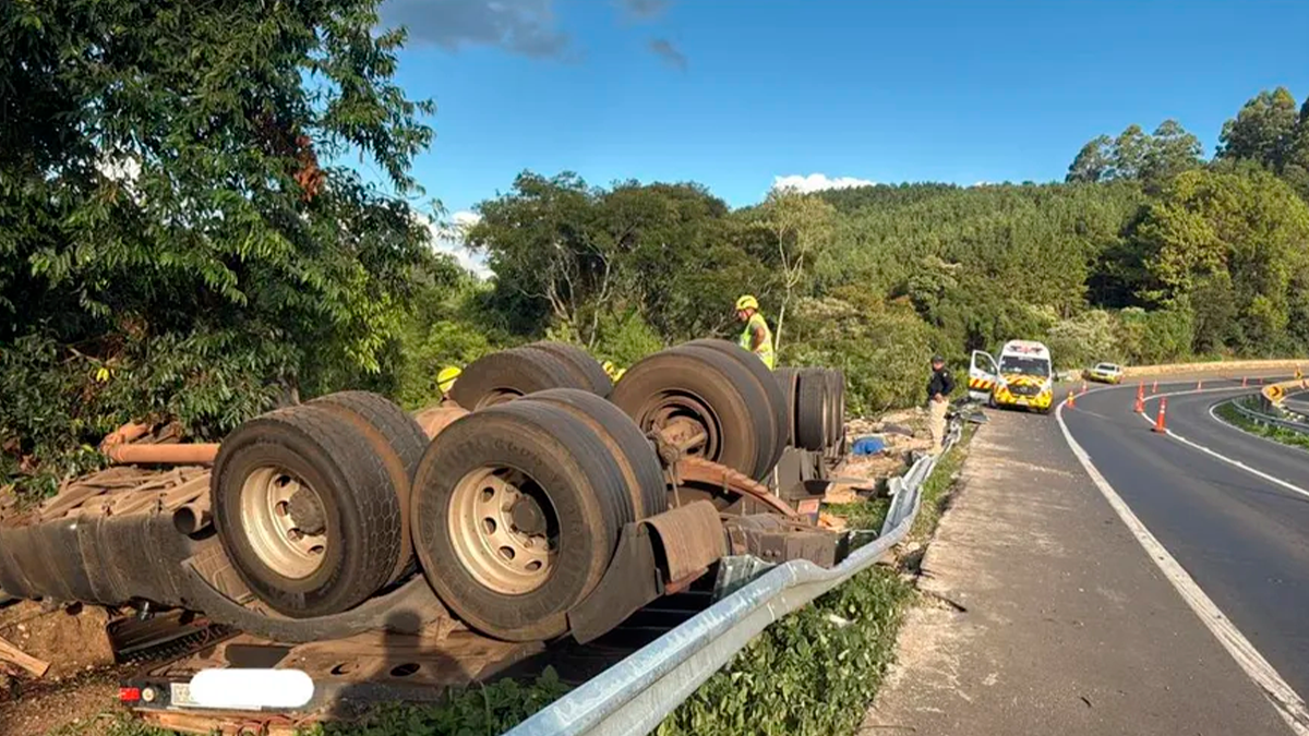 Tragédia na BR-376: Caminhoneiro de Londrina morre em capotamento em Tibagi