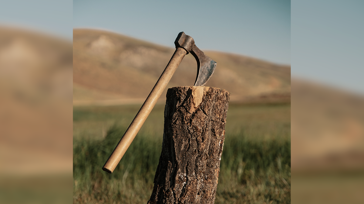 Homem com machado ameaça dupla no Lago Municipal de Borrazópolis