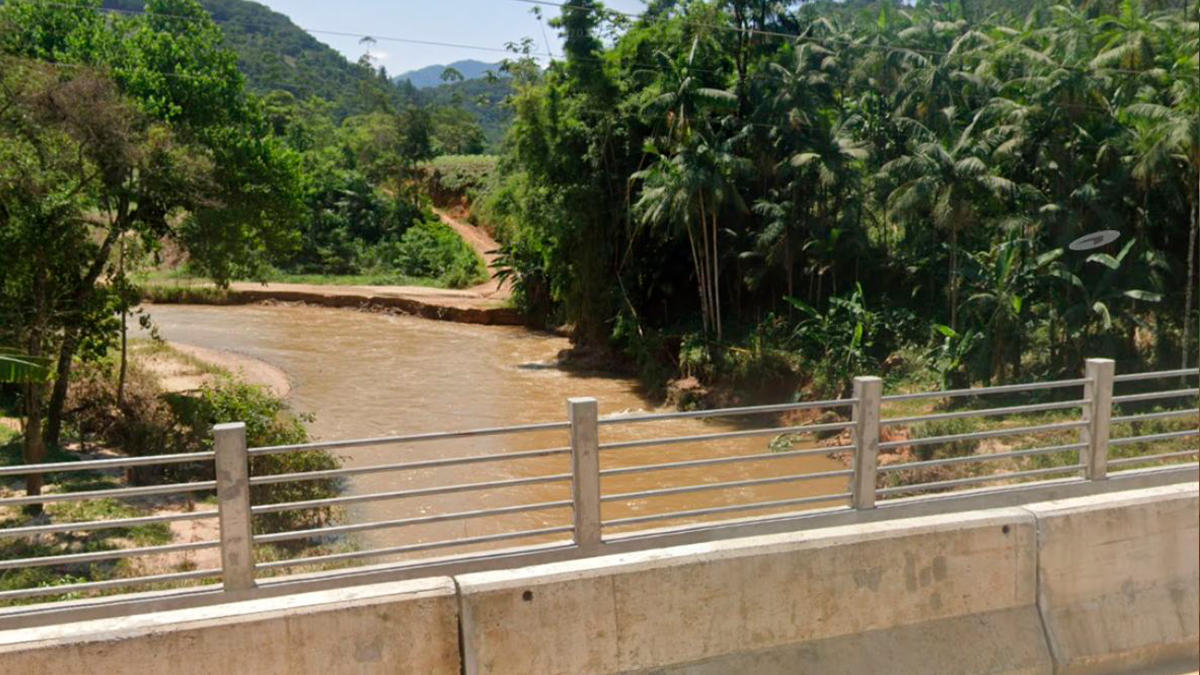 Corpo de mulher é encontrado esquartejado sob ponte em Santa Catarina; cabeça não foi localizada
