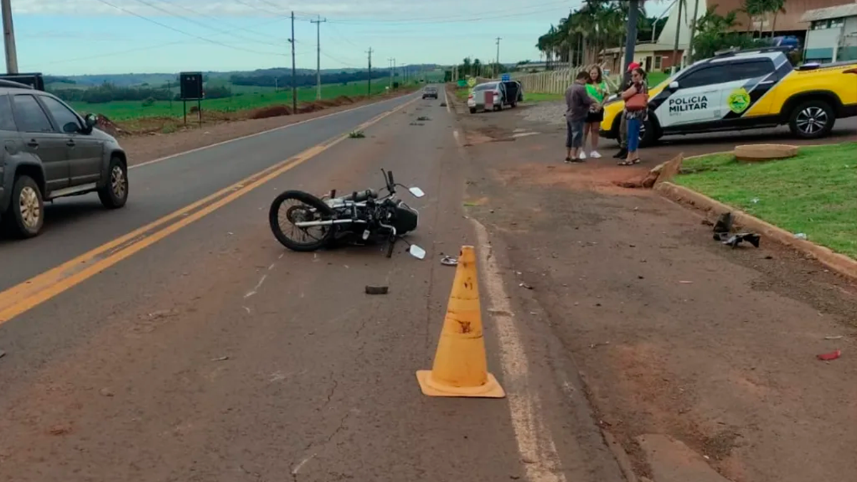 Colisão traseira na PR-457 deixa motociclista ferido em São Pedro do Ivaí