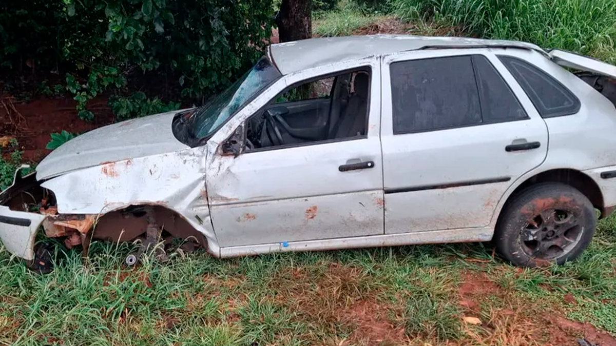 Grave capotamento na BR-376 deixa crianças feridas após serem ejetadas de veículo