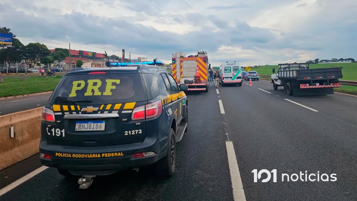 Idoso morre atropelado por caminhonete ao tentar atravessar a BR-376