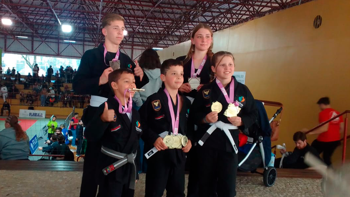 Alunos do Instituto Stanislau Lucif conquistam títulos no Campeonato Paranaense de Jiu-Jitsu