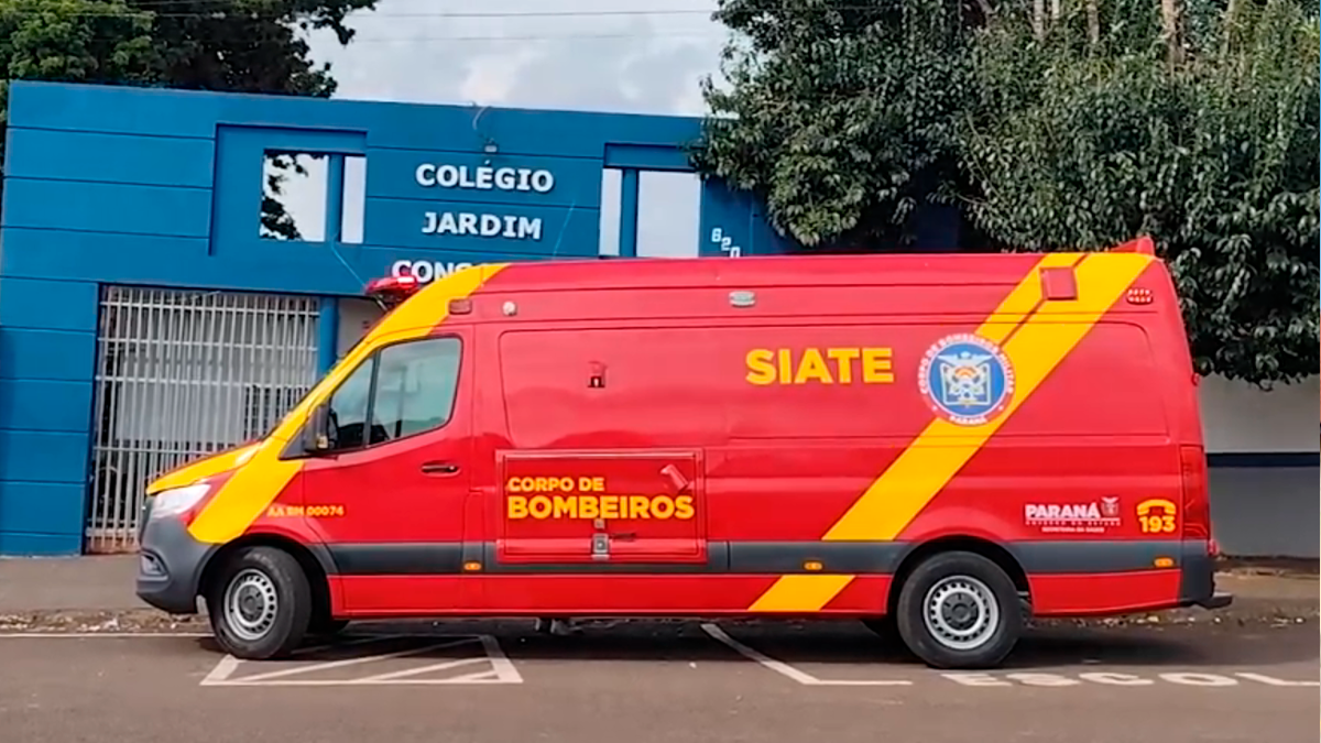 Portão de colégio estadual cai e atinge cabeça de funcionária em Cascavel