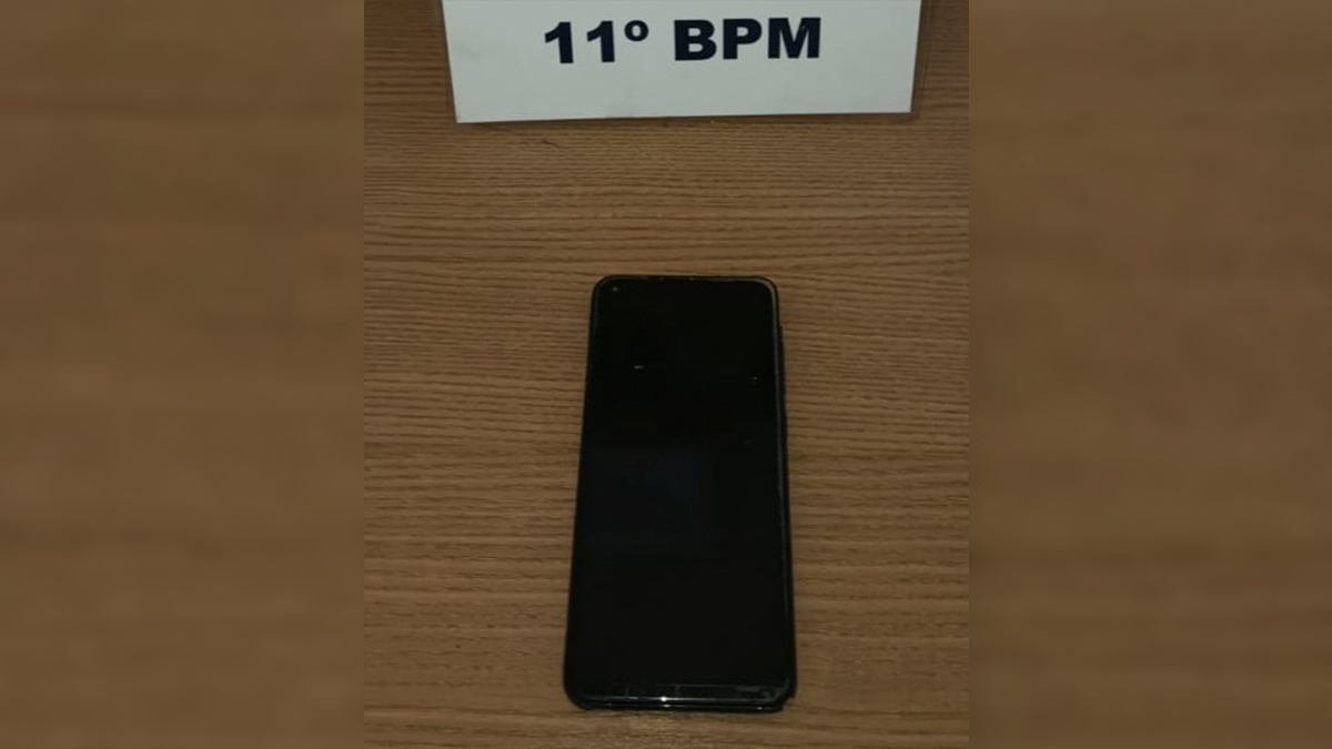 Jovem de 19 anos é preso em flagrante pela PM após roubo de celular no centro de Campo Mourão