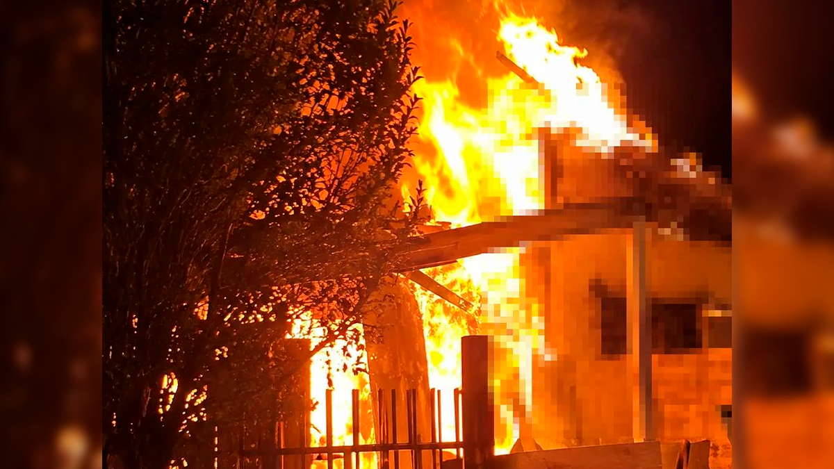 Incêndio destrói residência na Vila Monte Castelo em Ivaiporã