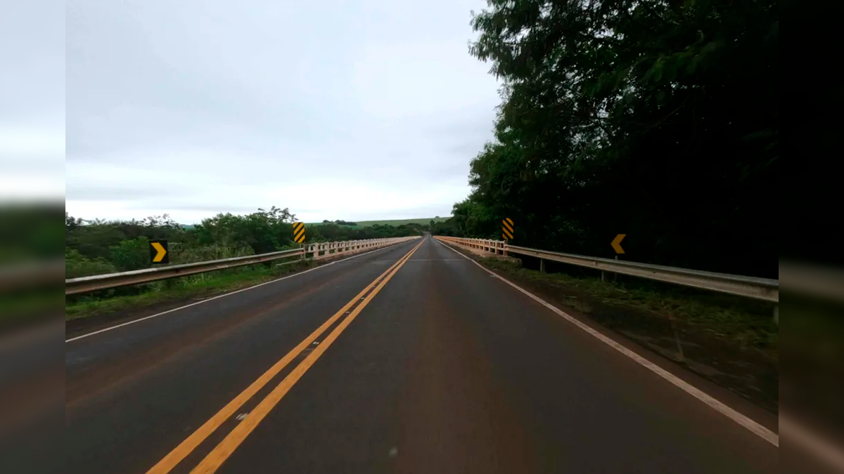 DER/PR mantém restrição para veículos acima de 36 toneladas entre Cruzmaltina e Lidianópolis