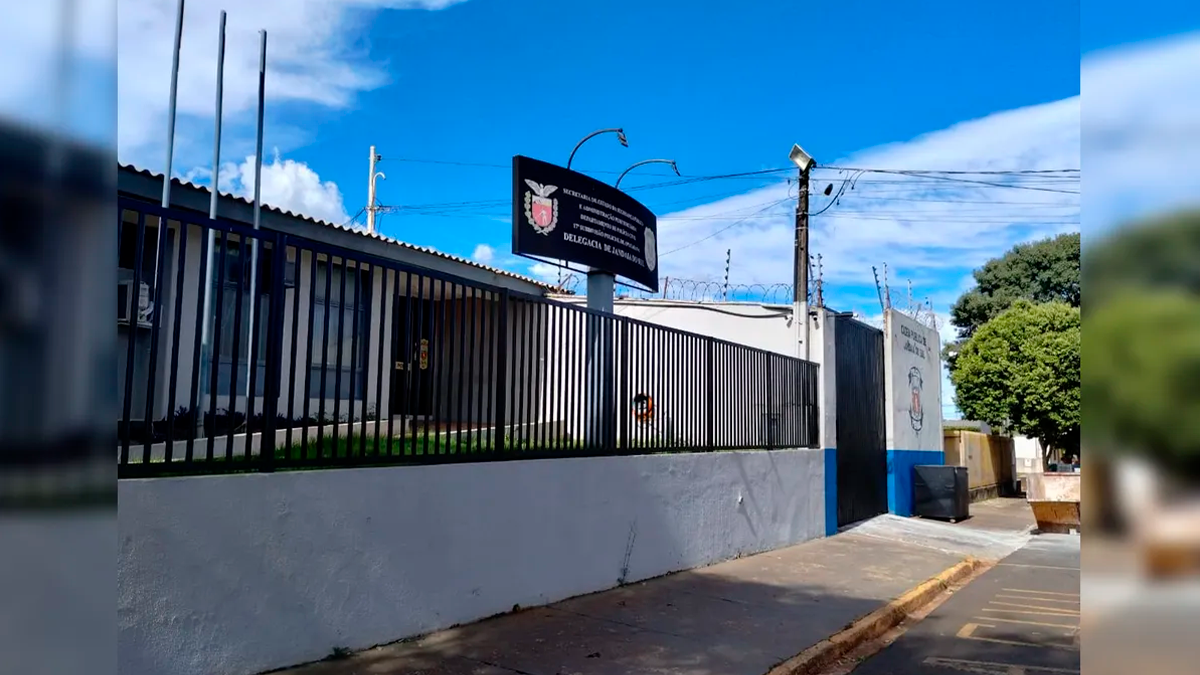 Homem é preso em flagrante após agredir e chantagear ex-mulher em praça de Jandaia do Sul