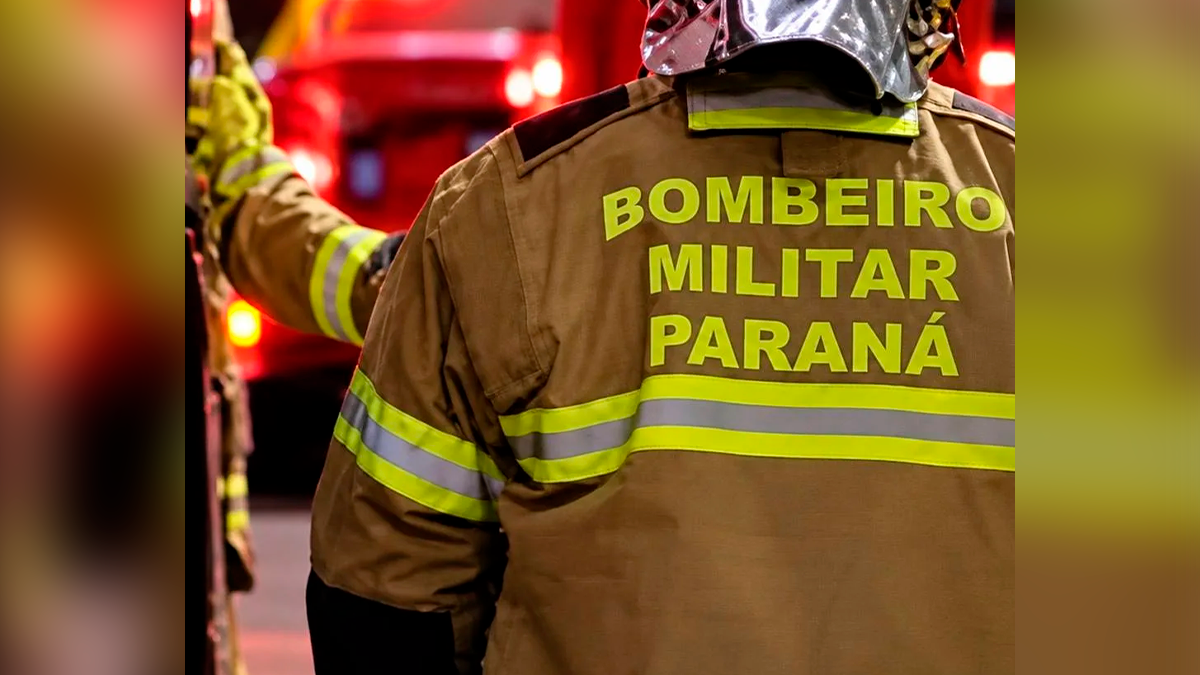 Homem de 25 anos ateia fogo na casa dos pais e agride bombeiro durante combate ao incêndio em Apucarana