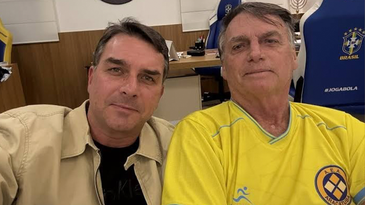 Alexandre de Moraes autoriza senador Flávio Bolsonaro a visitar o pai em regime domiciliar
